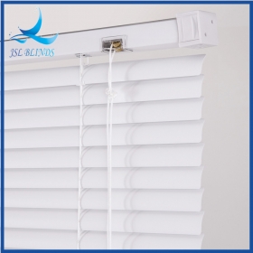 persianas venezianas de PVC branco